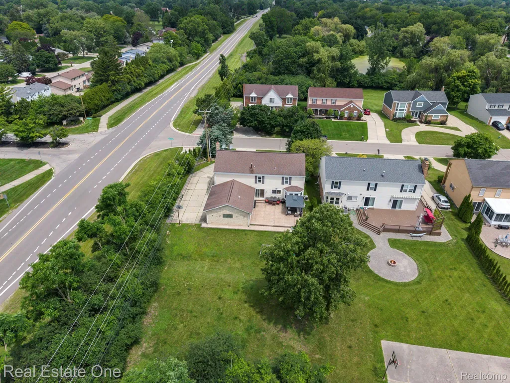 5510 Greenbriar Drive West Bloomfield Charter Township MI 48322