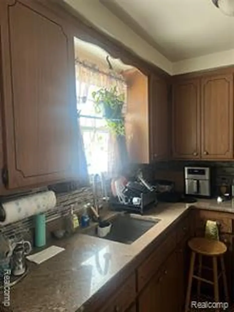 19510 Dresden Street Detroit City MI 48205