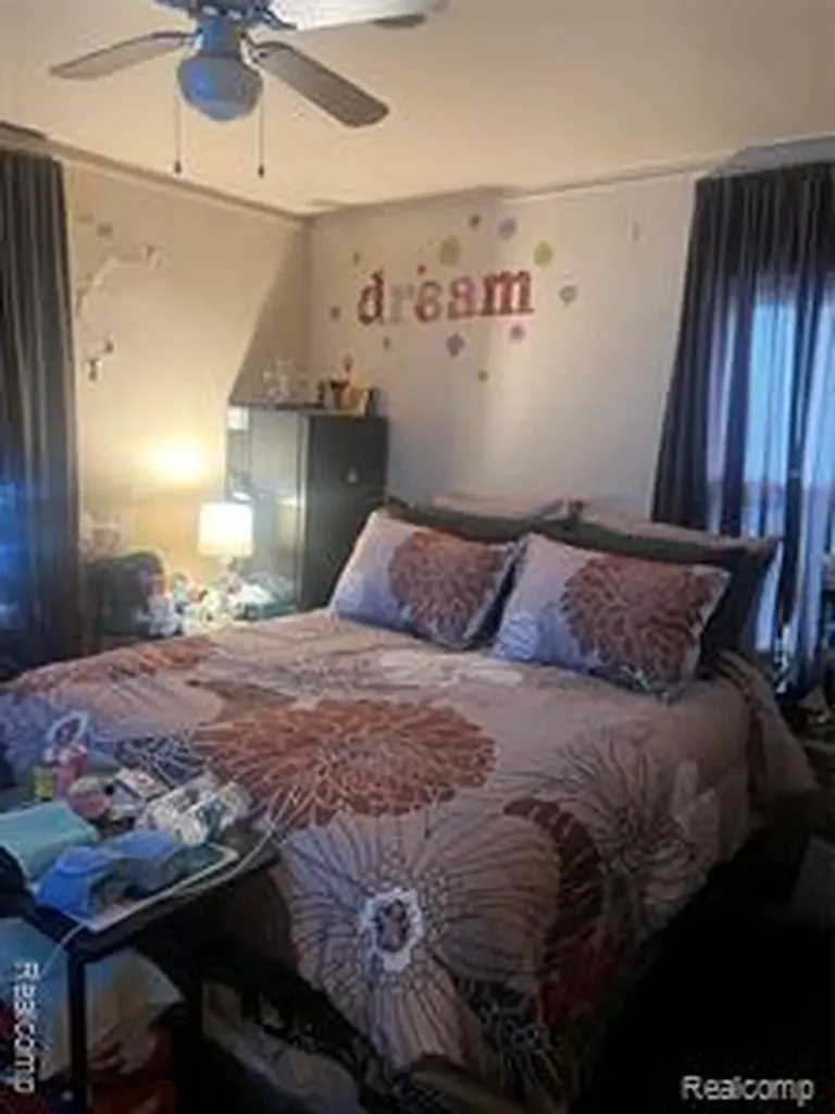 19510 Dresden Street Detroit City MI 48205