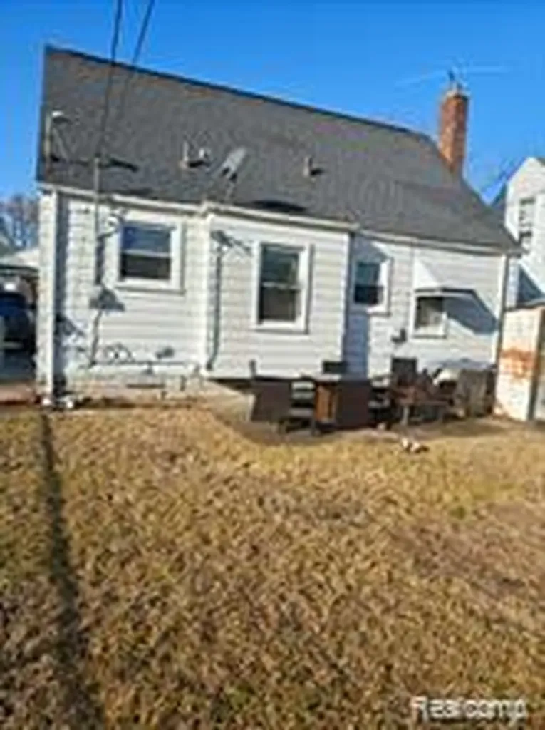 19510 Dresden Street Detroit City MI 48205