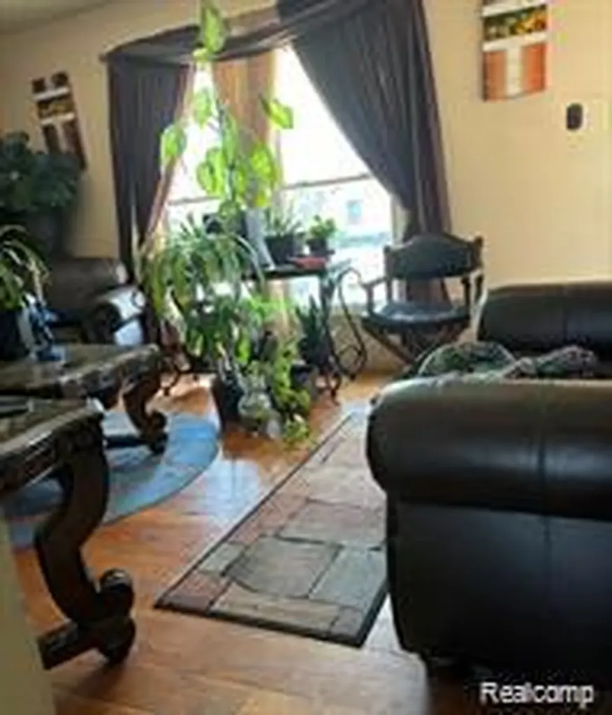 19510 Dresden Street Detroit City MI 48205