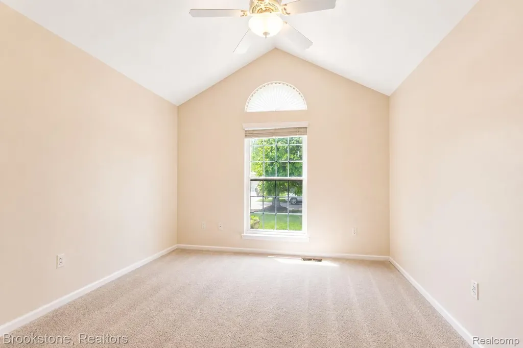 44138 Kendyl Sterling Heights City MI 48314