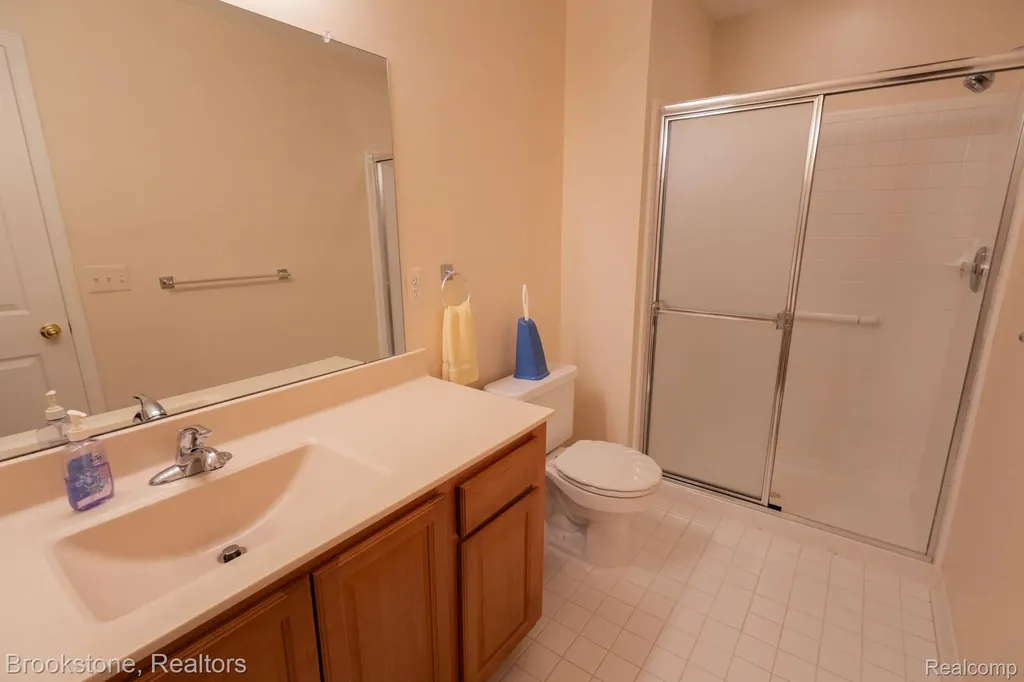44138 Kendyl Sterling Heights City MI 48314