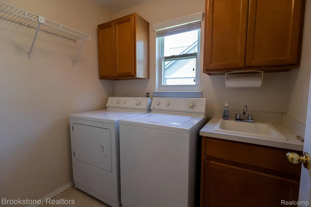 44138 Kendyl Sterling Heights City MI 48314