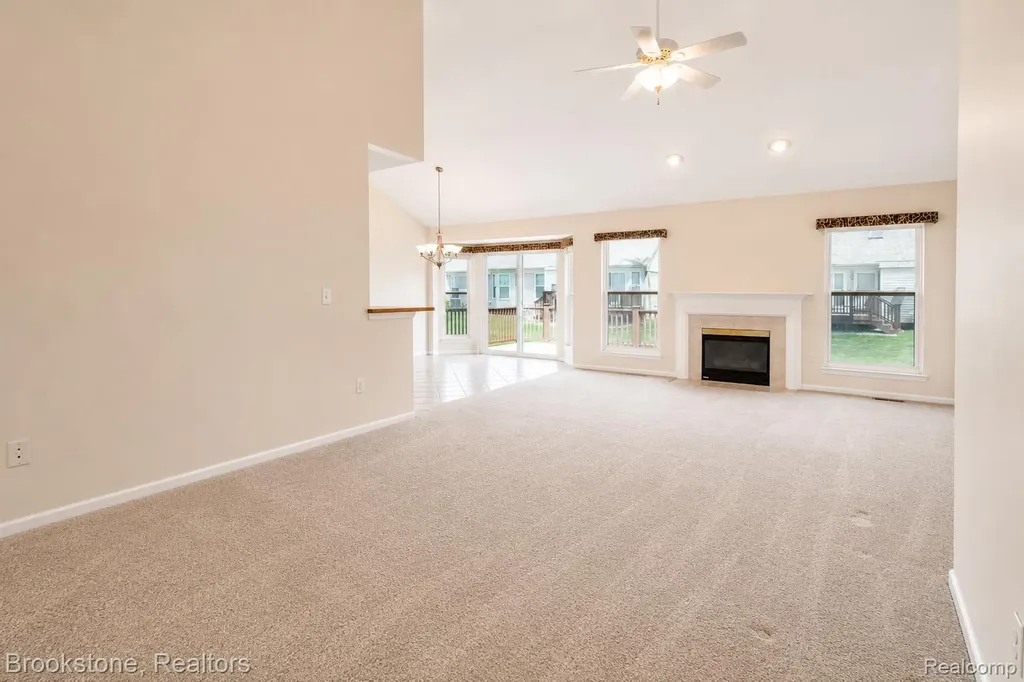 44138 Kendyl Sterling Heights City MI 48314
