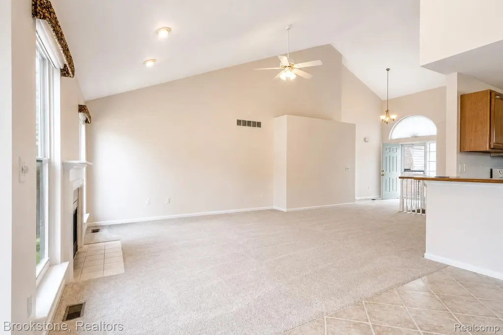 44138 Kendyl Sterling Heights City MI 48314