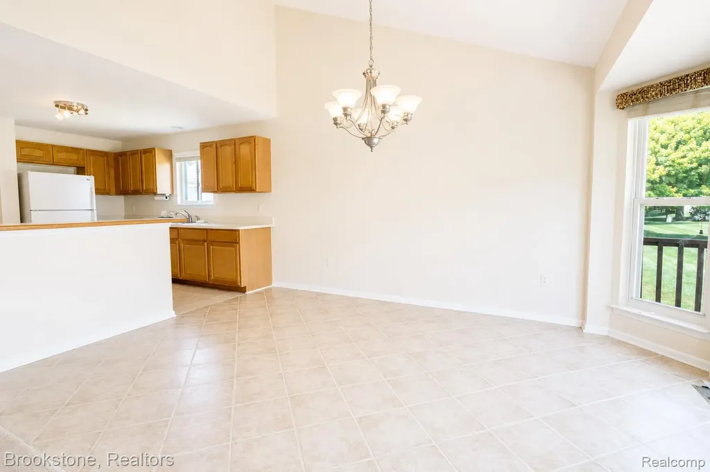 44138 Kendyl Sterling Heights City MI 48314