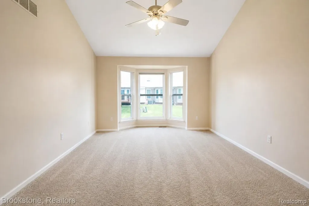 44138 Kendyl Sterling Heights City MI 48314