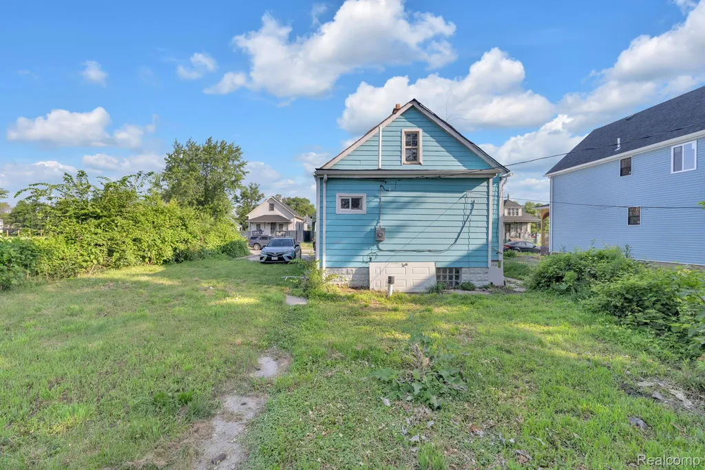 2124 Halleck Street Detroit City MI 48212