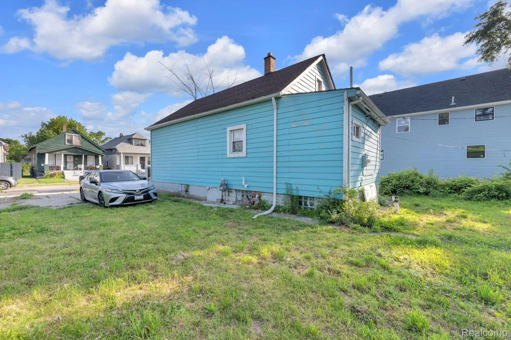 2124 Halleck Street Detroit City MI 48212