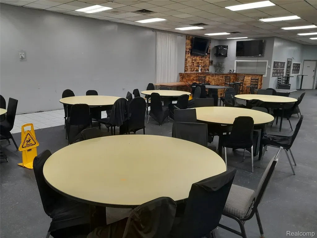 12121 Gratiot Avenue Detroit City MI 48205