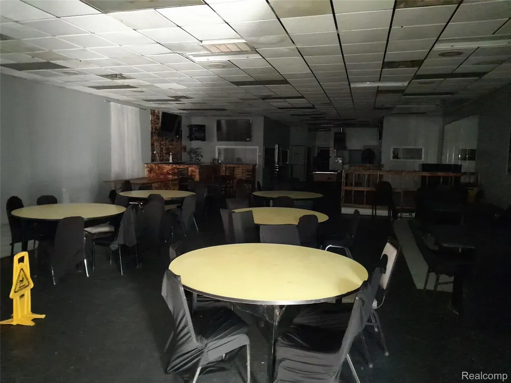 12121 Gratiot Avenue Detroit City MI 48205