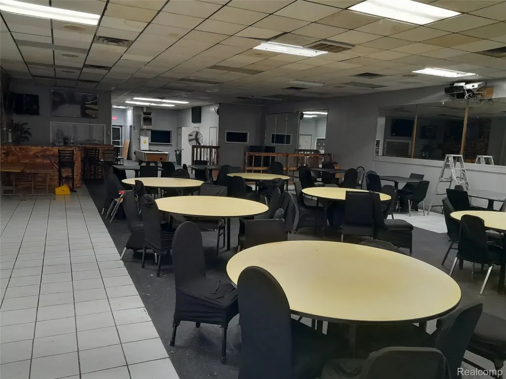 12121 Gratiot Avenue Detroit City MI 48205