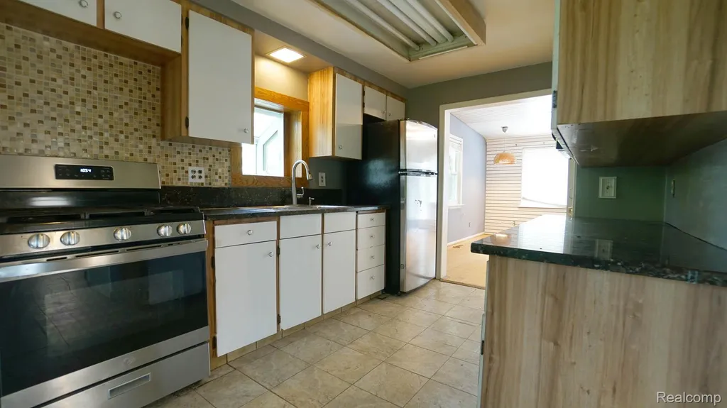 43981 S Interstate 94 Service Drive Van Buren Charter Township MI 48111