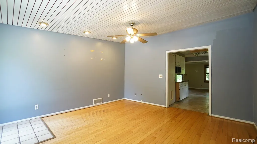 43981 S Interstate 94 Service Drive Van Buren Charter Township MI 48111