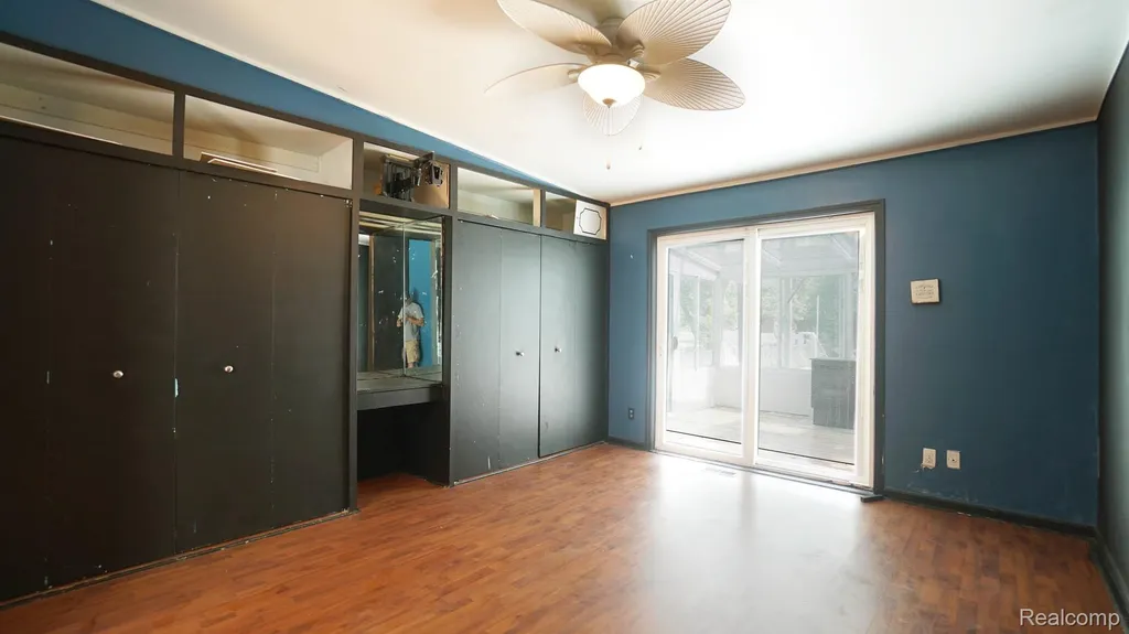 43981 S Interstate 94 Service Drive Van Buren Charter Township MI 48111