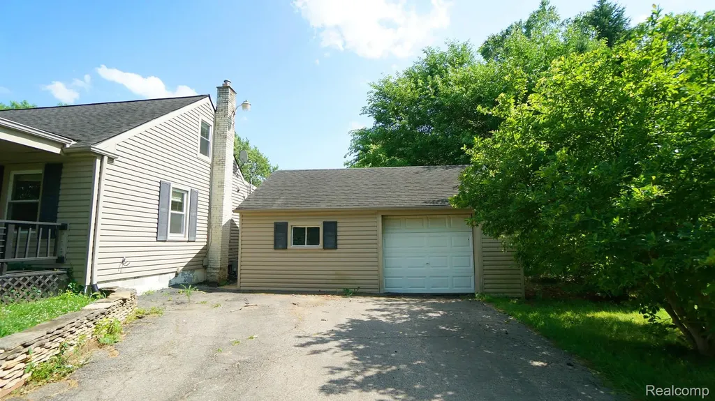 43981 S Interstate 94 Service Drive Van Buren Charter Township MI 48111