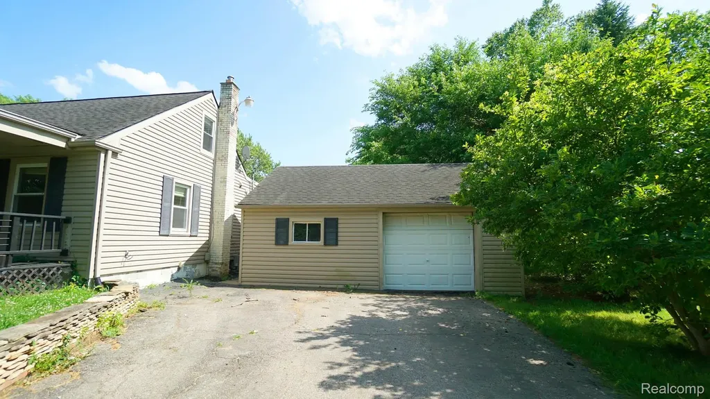 43981 S Interstate 94 Service Drive Van Buren Charter Township MI 48111