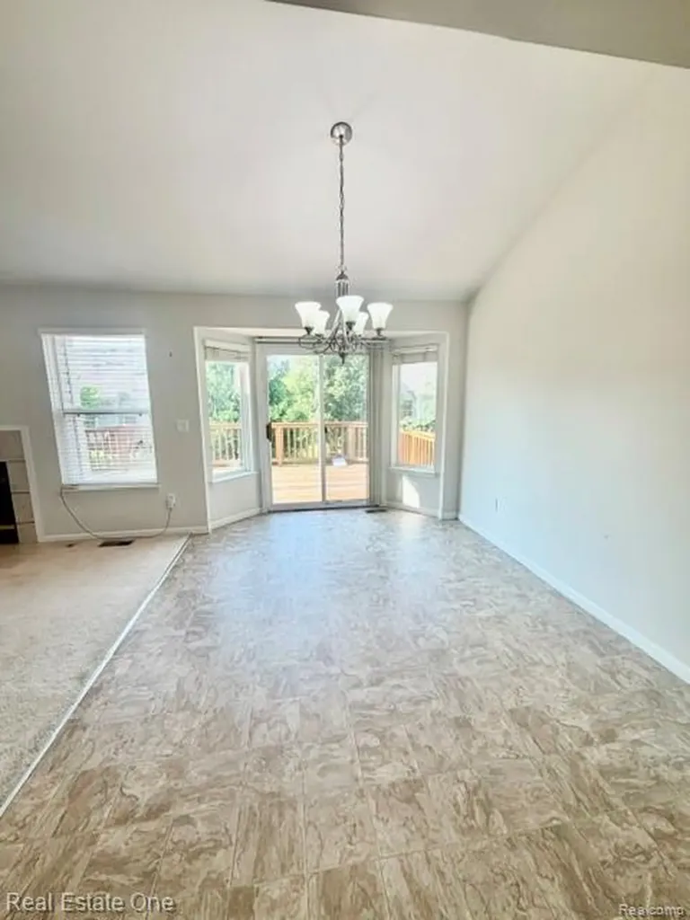830 Woodhaven Commerce Charter Township MI 48390