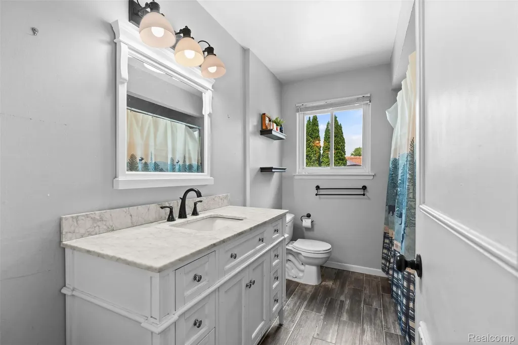 35379 Lucinda Drive Clinton Charter Township MI 48035