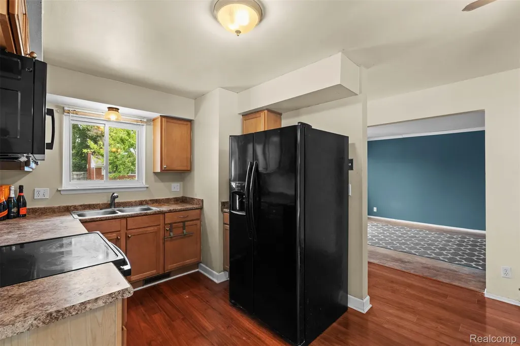 35379 Lucinda Drive Clinton Charter Township MI 48035