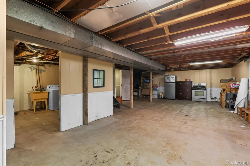 35379 Lucinda Drive Clinton Charter Township MI 48035