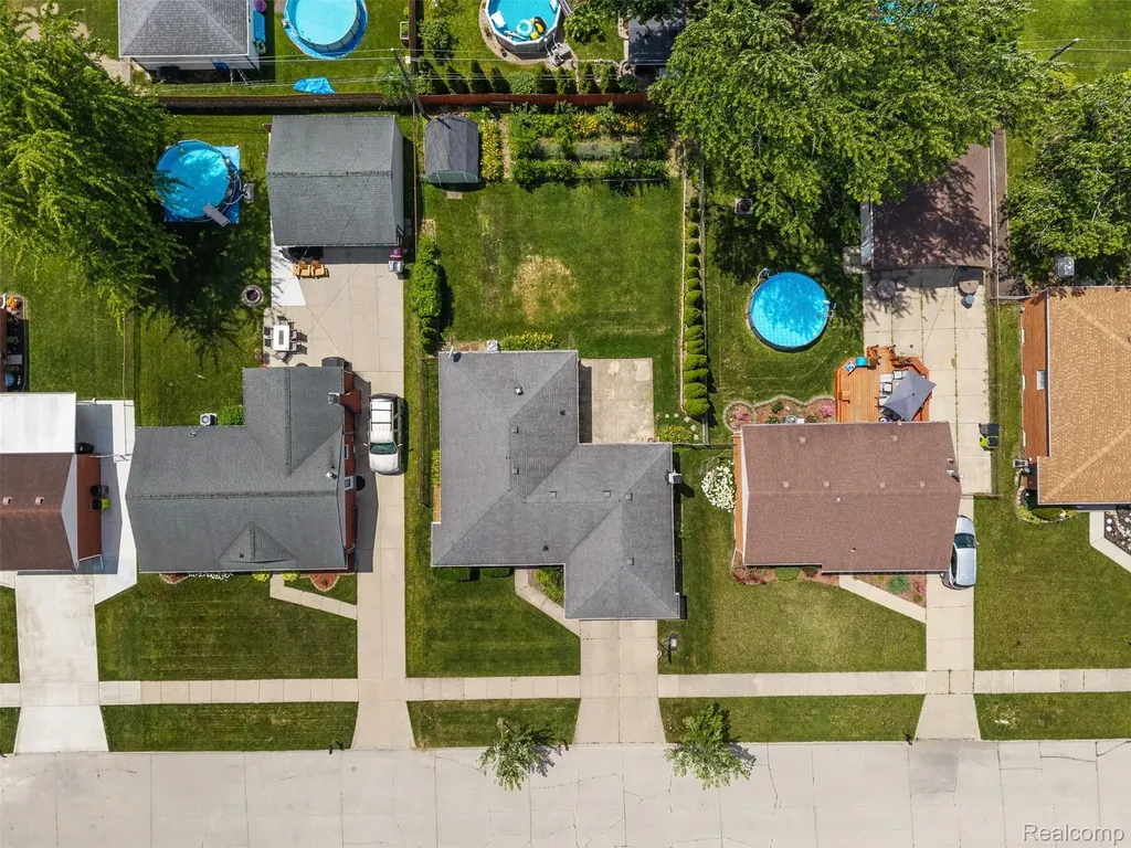 35379 Lucinda Drive Clinton Charter Township MI 48035