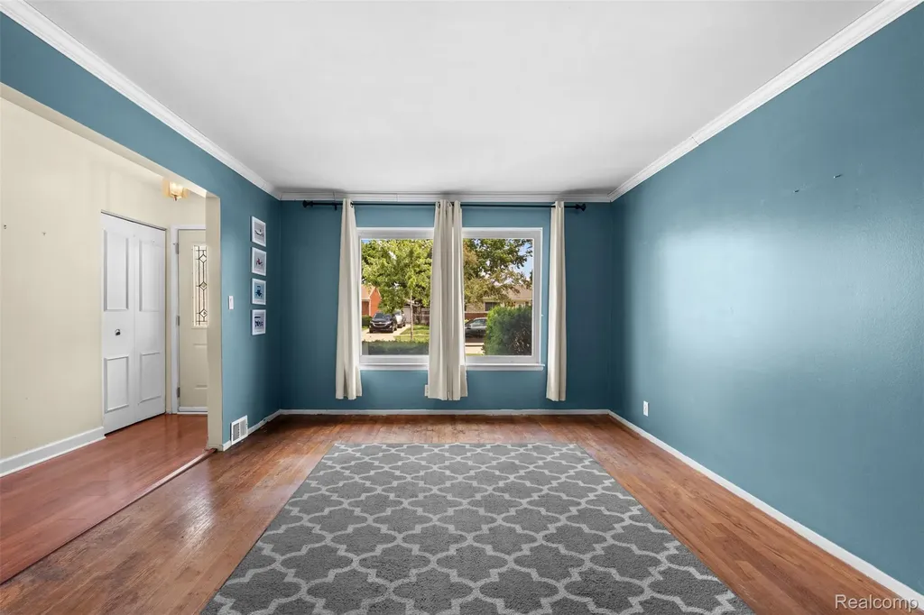 35379 Lucinda Drive Clinton Charter Township MI 48035