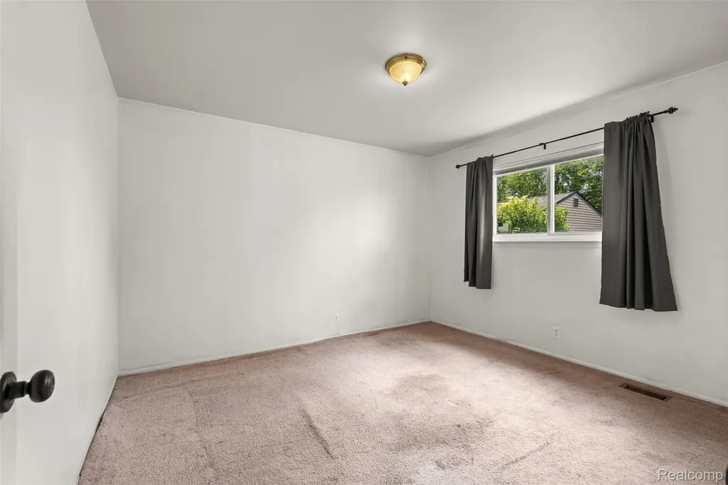 35379 Lucinda Drive Clinton Charter Township MI 48035