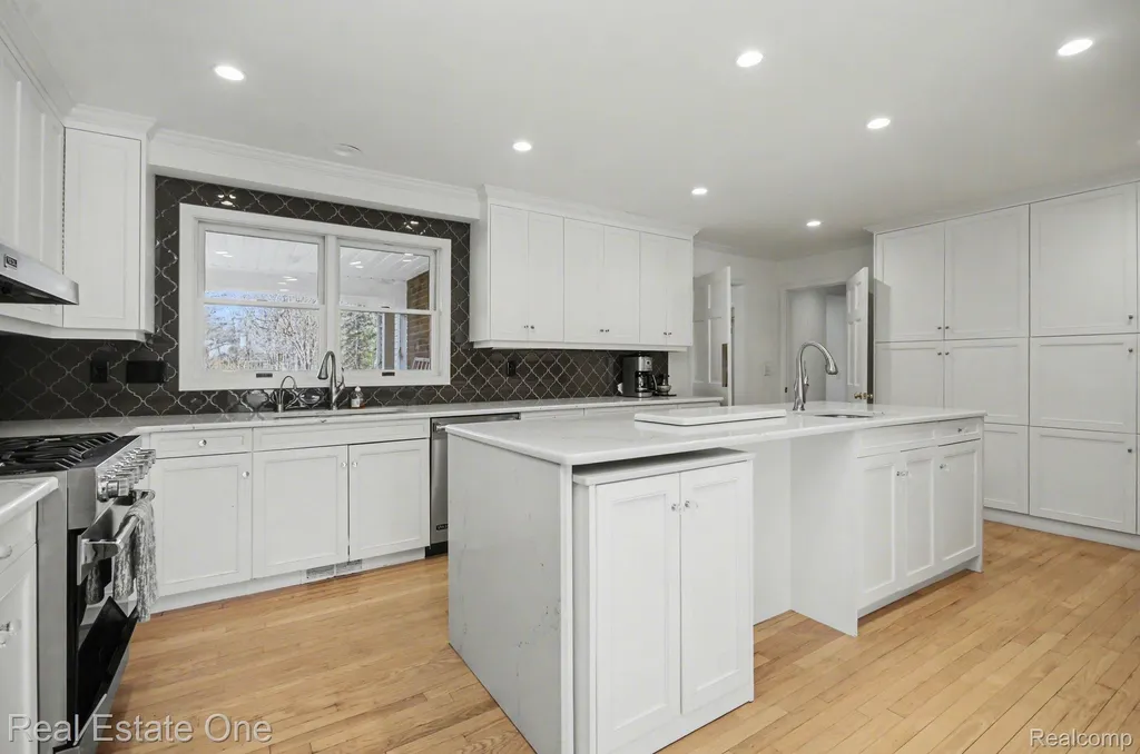 5840 Inkster - House Road West Bloomfield Charter Township MI 48323