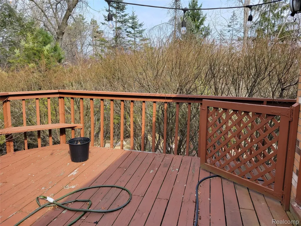 5549 Perrytown Drive West Bloomfield Charter Township MI 48322