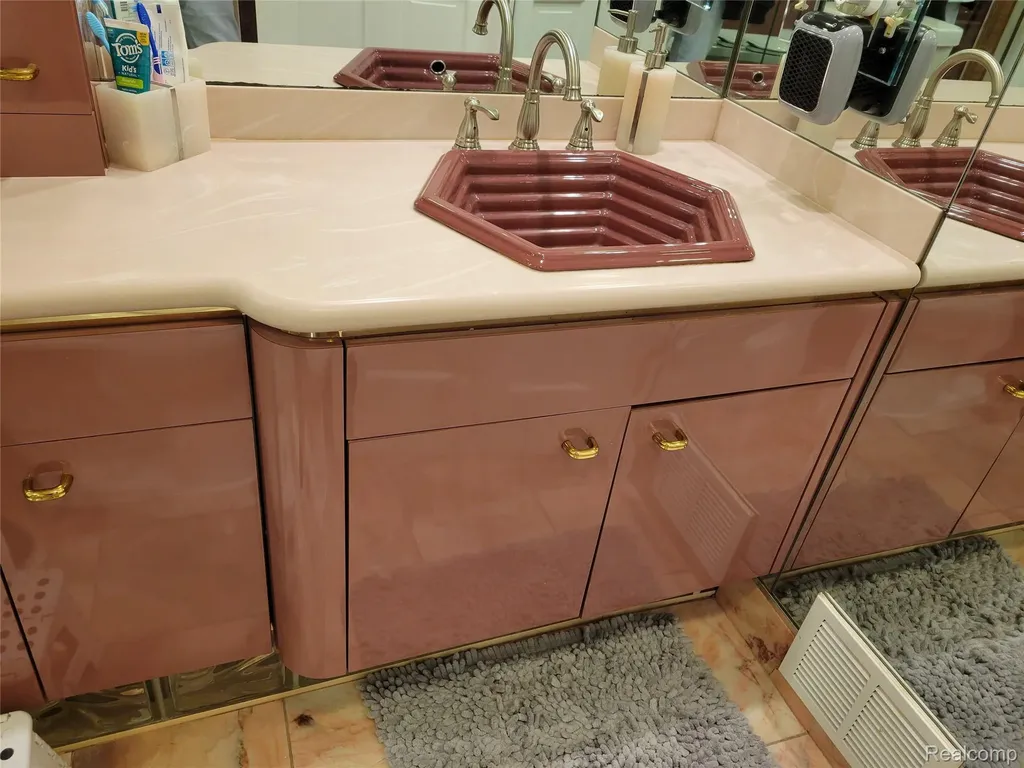 5549 Perrytown Drive West Bloomfield Charter Township MI 48322