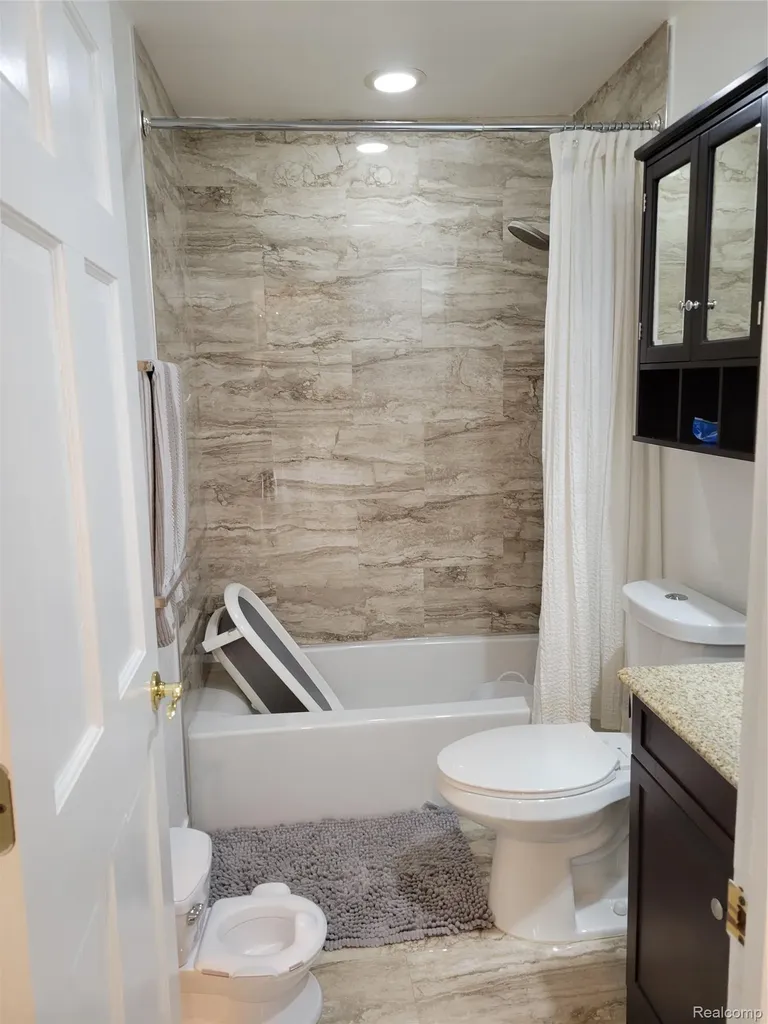 5549 Perrytown Drive West Bloomfield Charter Township MI 48322