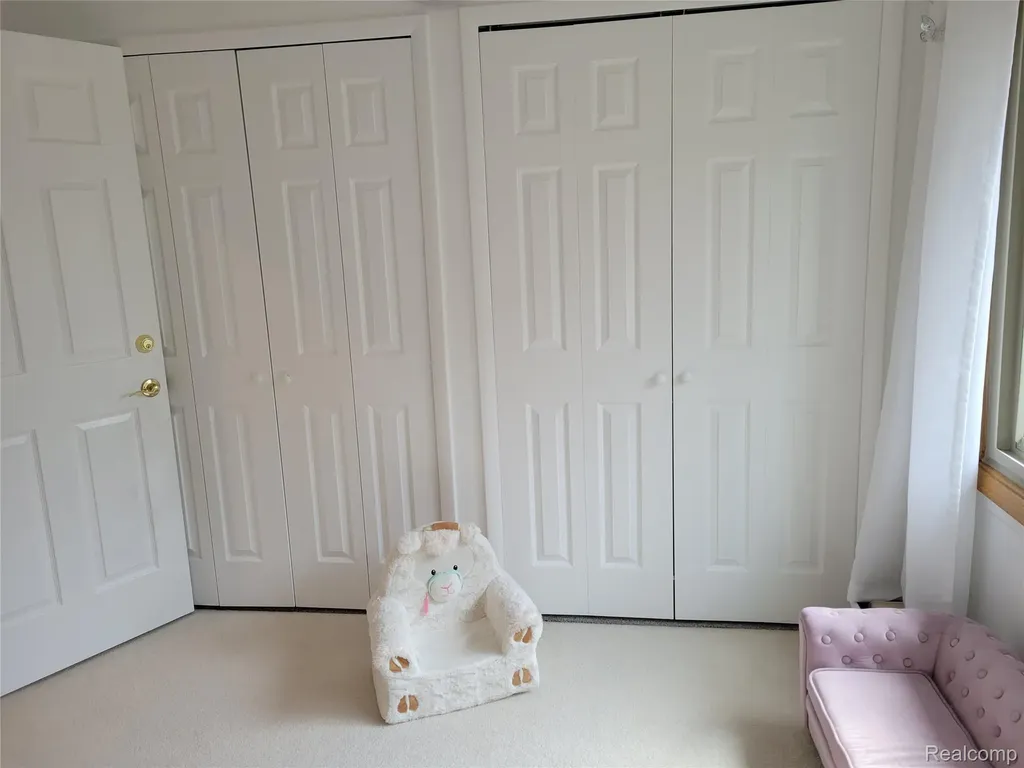 5549 Perrytown Drive West Bloomfield Charter Township MI 48322