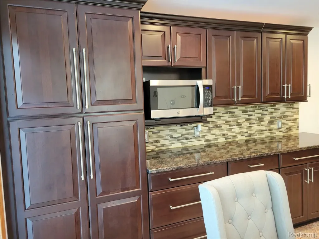 5549 Perrytown Drive West Bloomfield Charter Township MI 48322