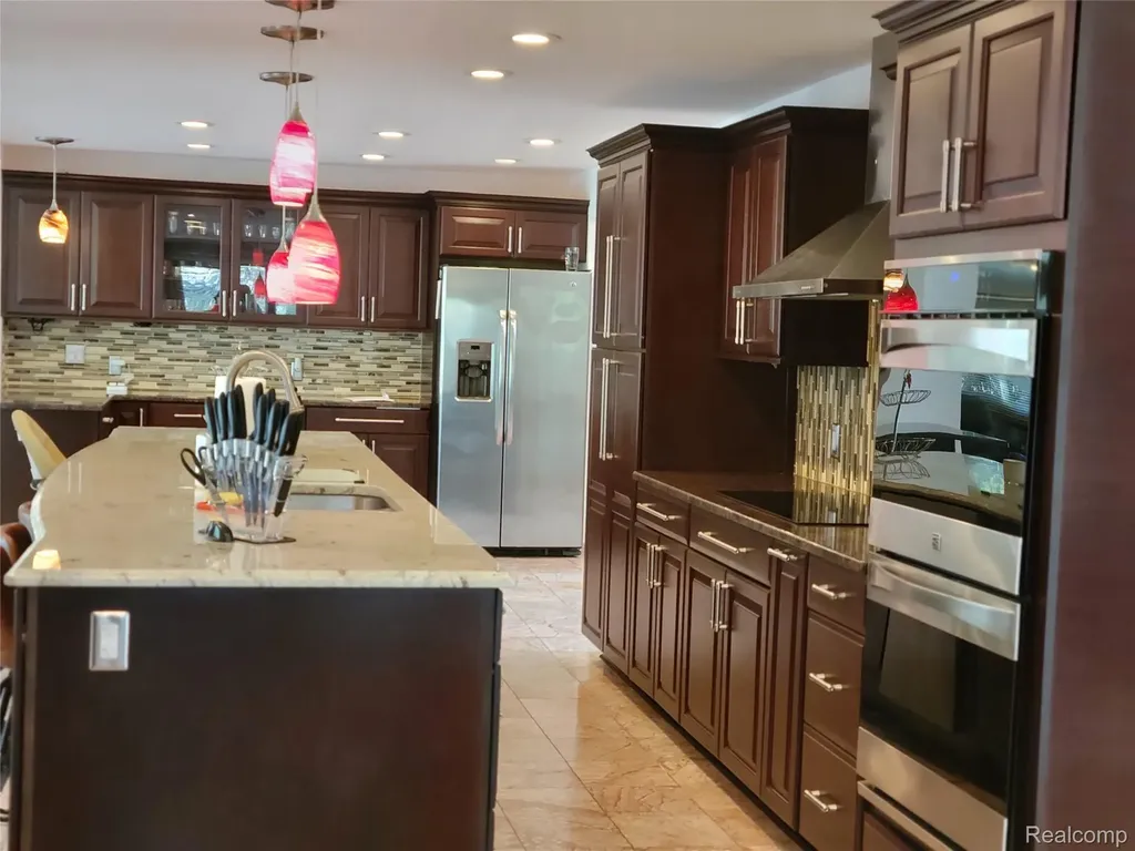 5549 Perrytown Drive West Bloomfield Charter Township MI 48322