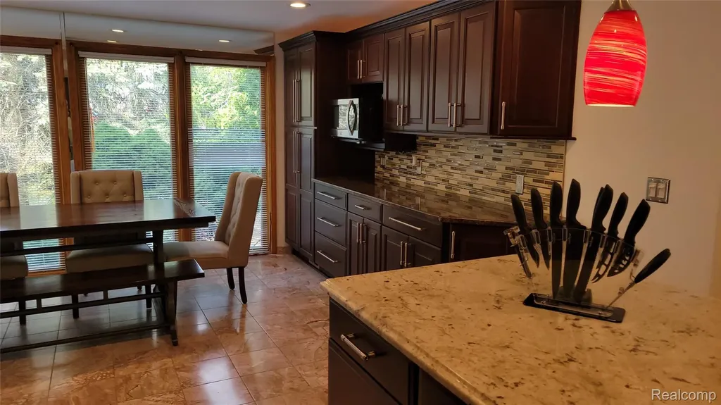 5549 Perrytown Drive West Bloomfield Charter Township MI 48322
