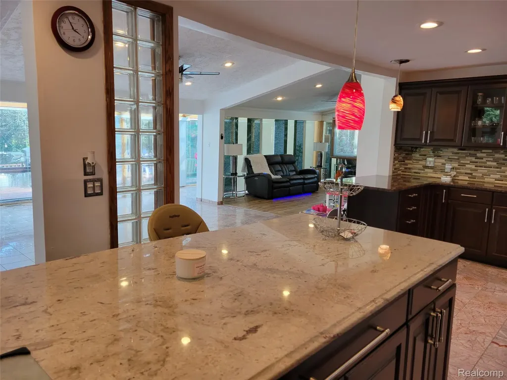 5549 Perrytown Drive West Bloomfield Charter Township MI 48322