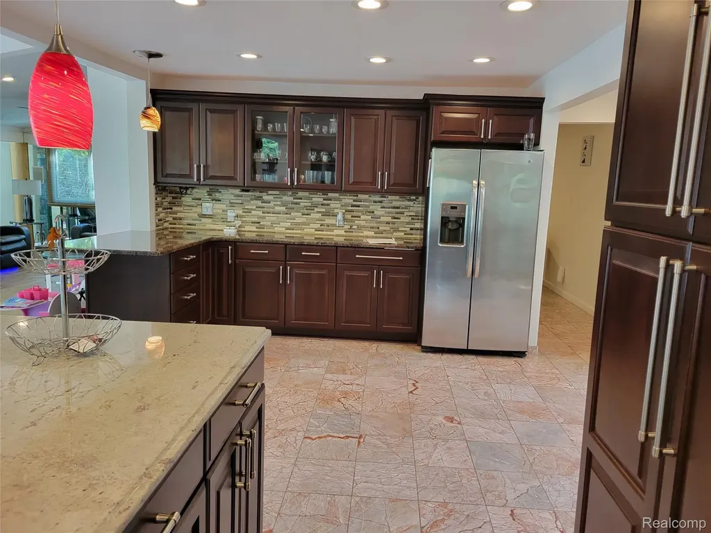 5549 Perrytown Drive West Bloomfield Charter Township MI 48322