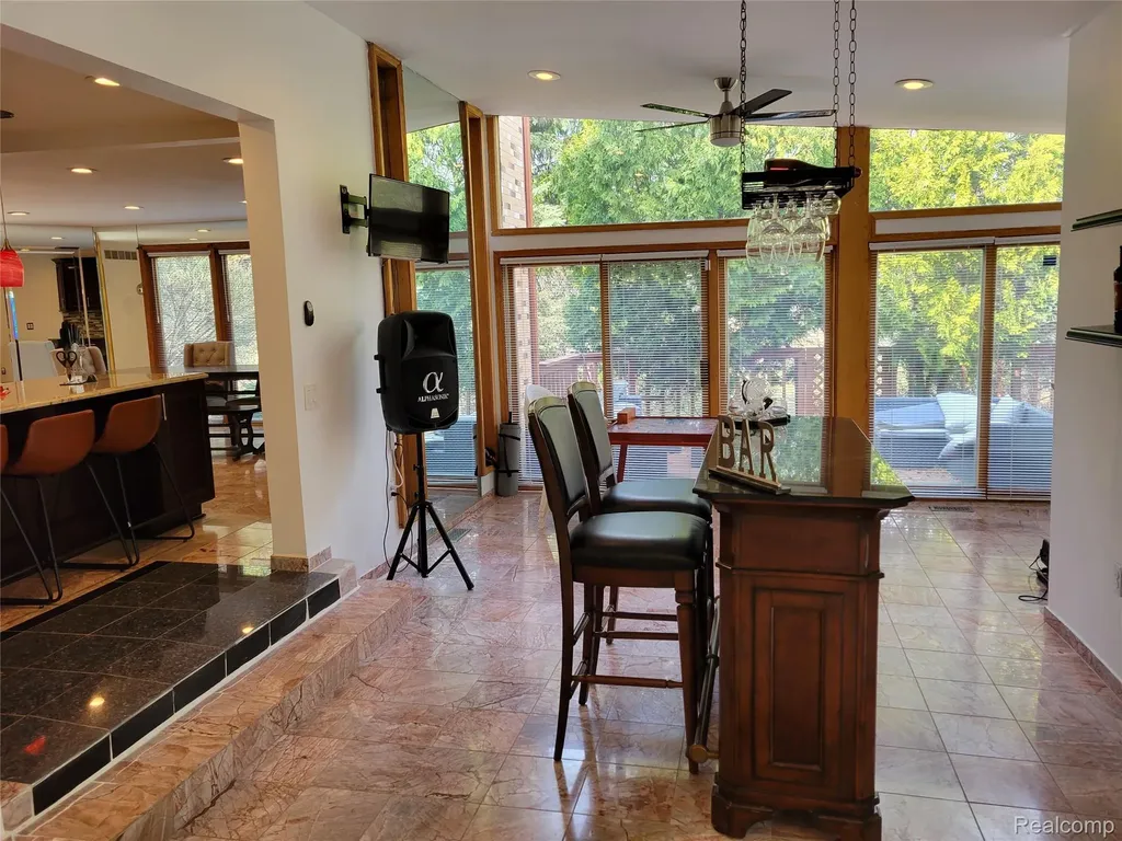 5549 Perrytown Drive West Bloomfield Charter Township MI 48322