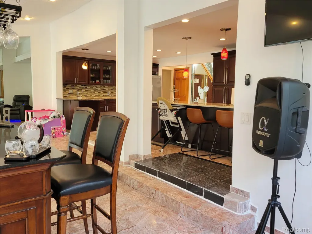 5549 Perrytown Drive West Bloomfield Charter Township MI 48322