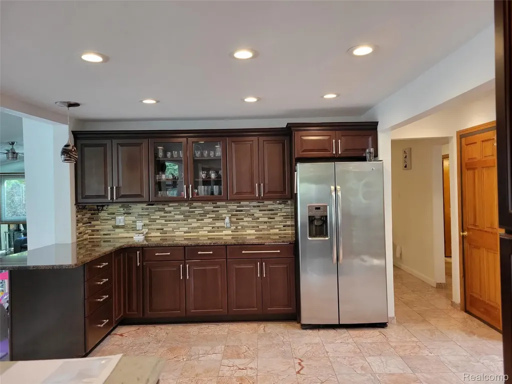 5549 Perrytown Drive West Bloomfield Charter Township MI 48322