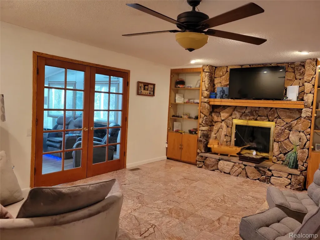 5549 Perrytown Drive West Bloomfield Charter Township MI 48322