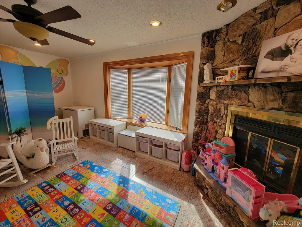 5549 Perrytown Drive West Bloomfield Charter Township MI 48322