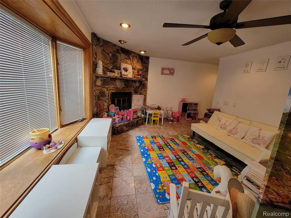 5549 Perrytown Drive West Bloomfield Charter Township MI 48322