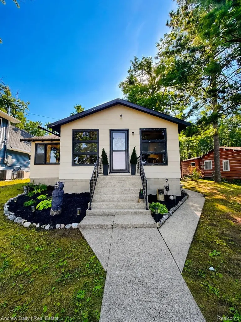 1781 Memory Lane Albert Township MI 49756