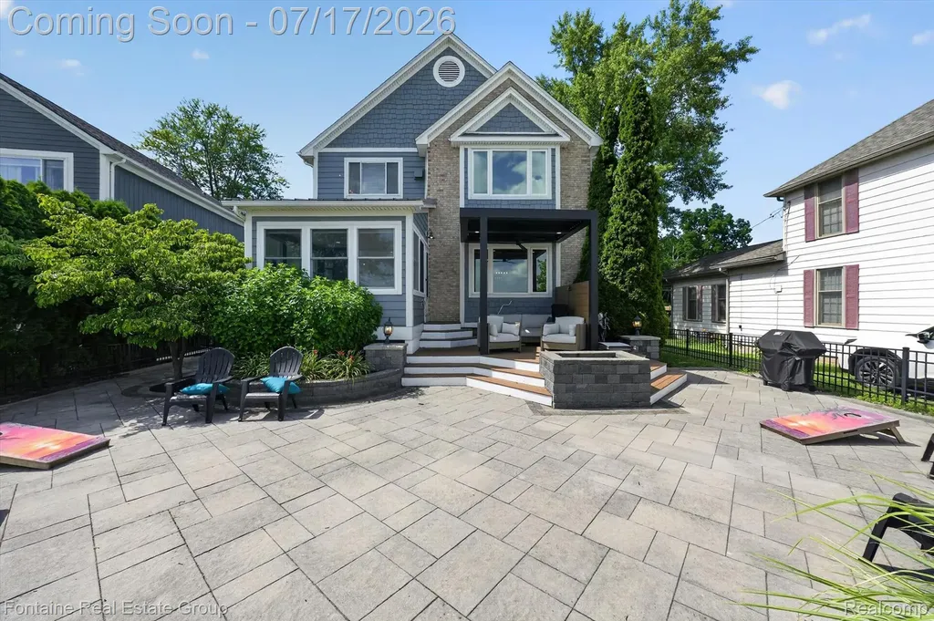 240 Rosebud Court Walled Lake City MI 48390