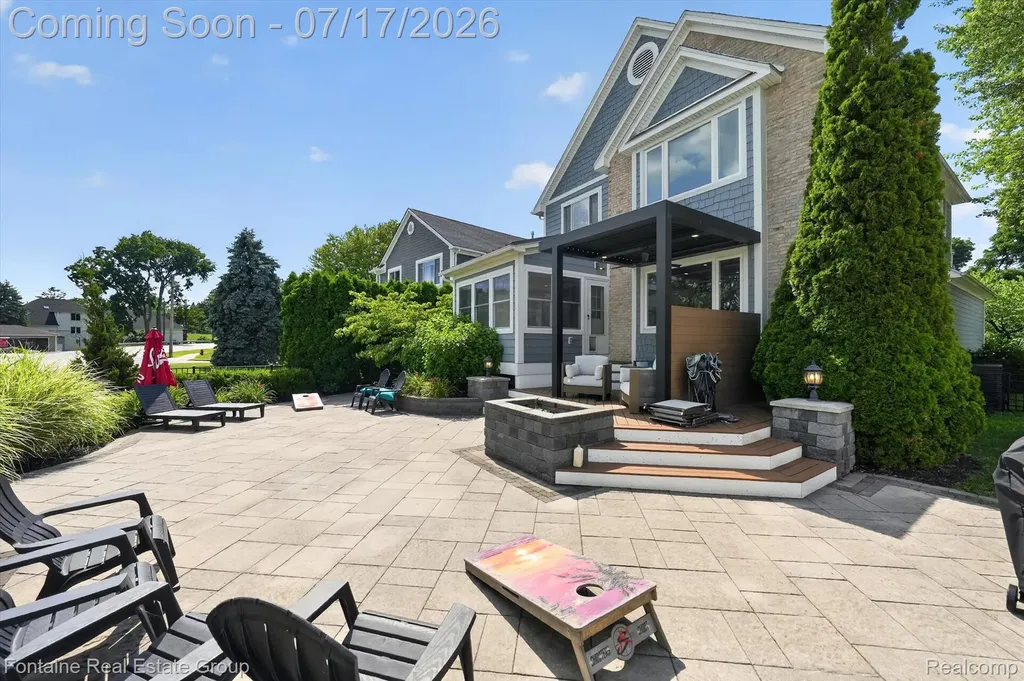 240 Rosebud Court Walled Lake City MI 48390