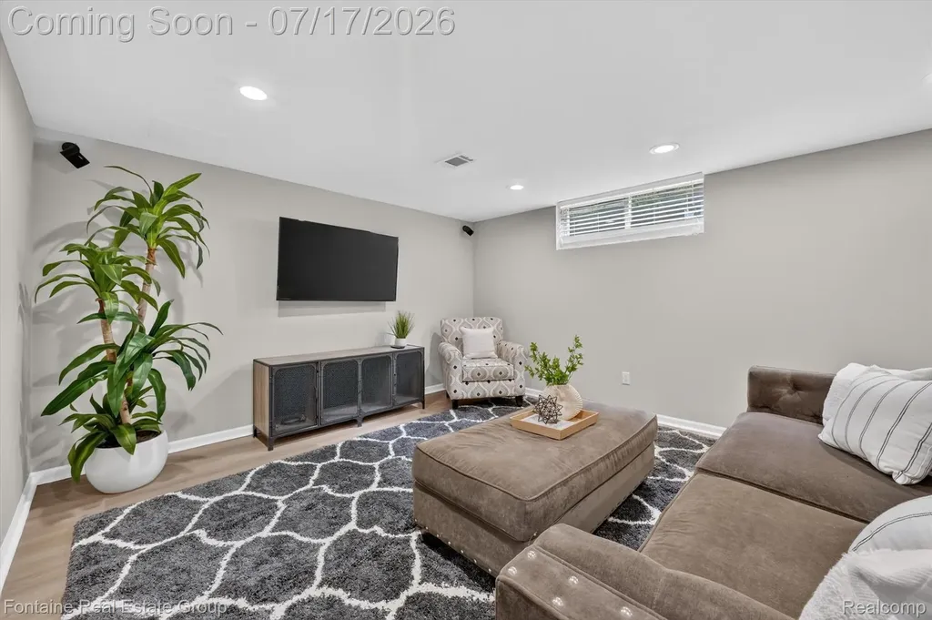 240 Rosebud Court Walled Lake City MI 48390
