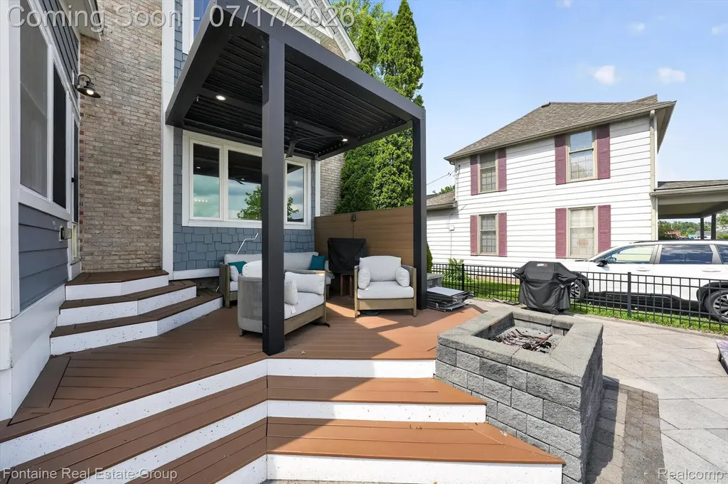 240 Rosebud Court Walled Lake City MI 48390